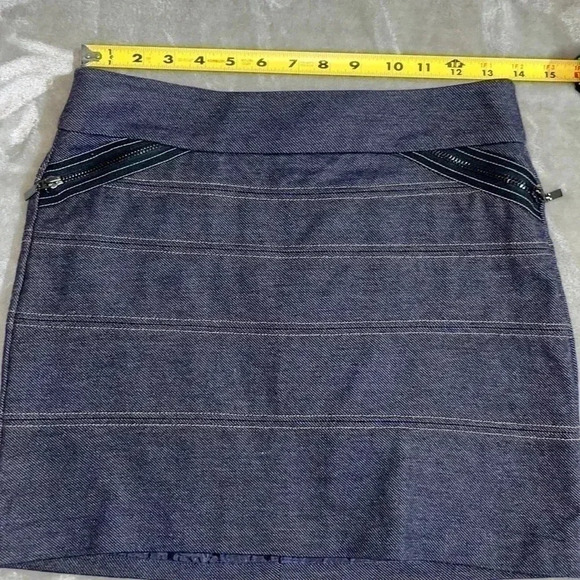BCBGeneration Stretch Denim Mini Skirt Size 4 - Picture 4 of 10